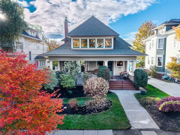 925 12th Avenue E, Seattle, WA 98102
