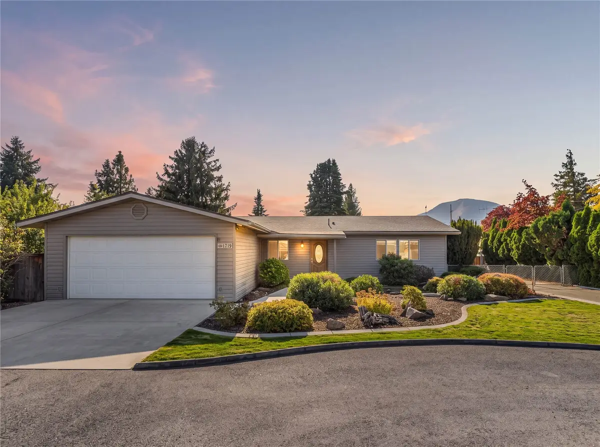 1719 Harris Place, Wenatchee, WA 98801 - #1