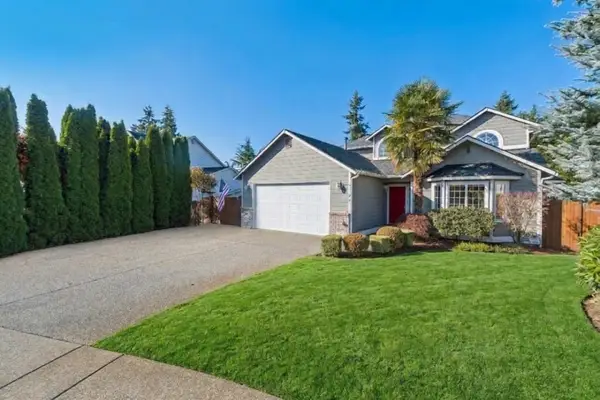 5722 Hillpointe Cir, Lynnwood, WA 98037