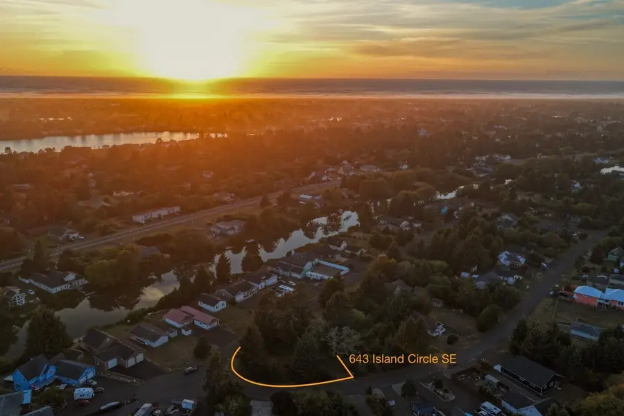 666 Island Circle Se, Ocean Shores, WA 98569 - #2