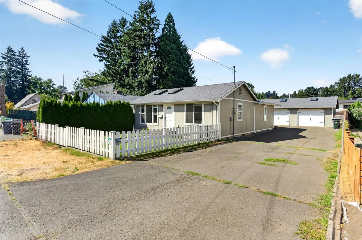 435 Harrison Street, Sumner, WA 98390 - #1
