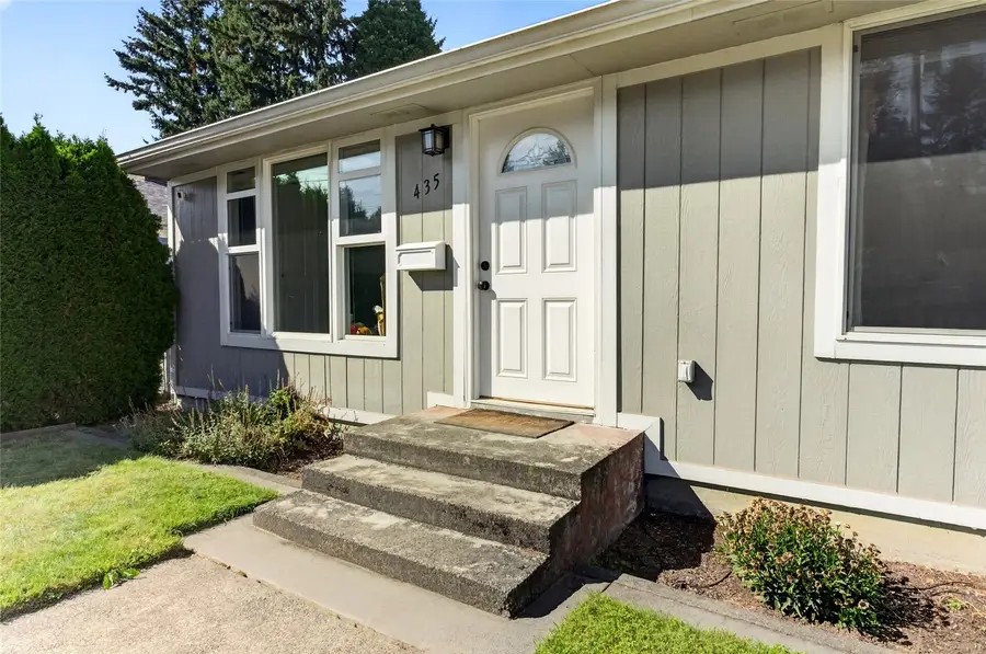 435 Harrison Street, Sumner, WA 98390 - #2