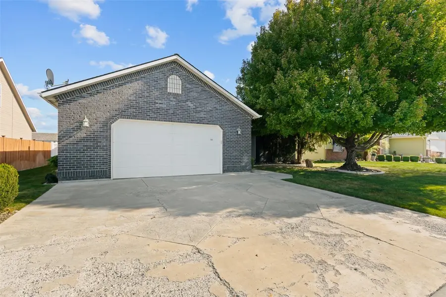 705 S 87th Avenue, Yakima, WA 98908 - #2