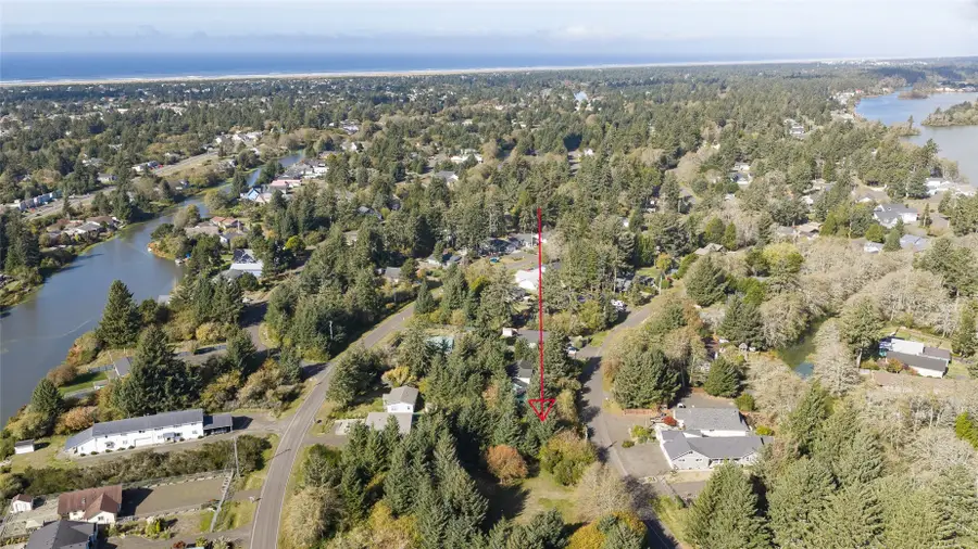 889 Falls Of Clyde Loop Se, Ocean Shores, WA 98569 - #2