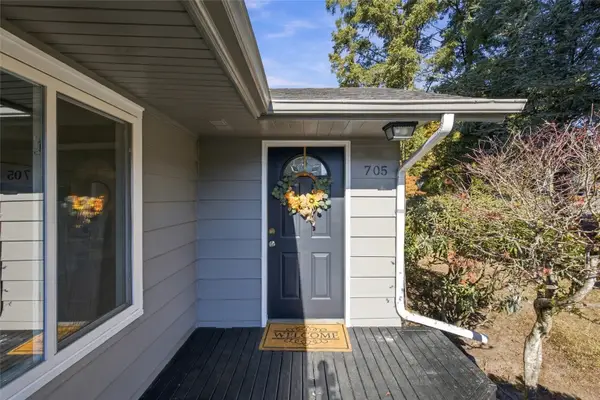 705 Kensington Avenue S, Kent, WA 98030