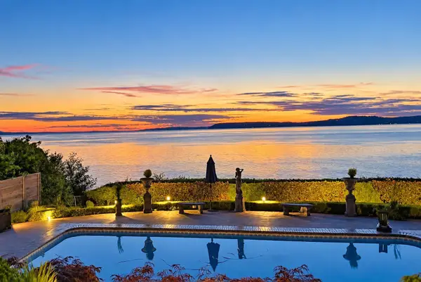 8723 Talbot Road, Edmonds, WA 98026