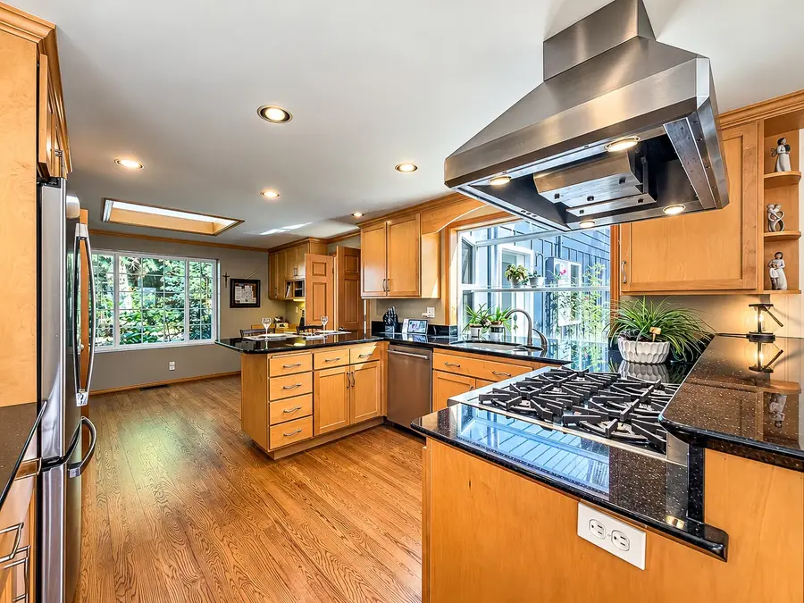 20207 SE 26th Street, Sammamish, WA 98075 - #3