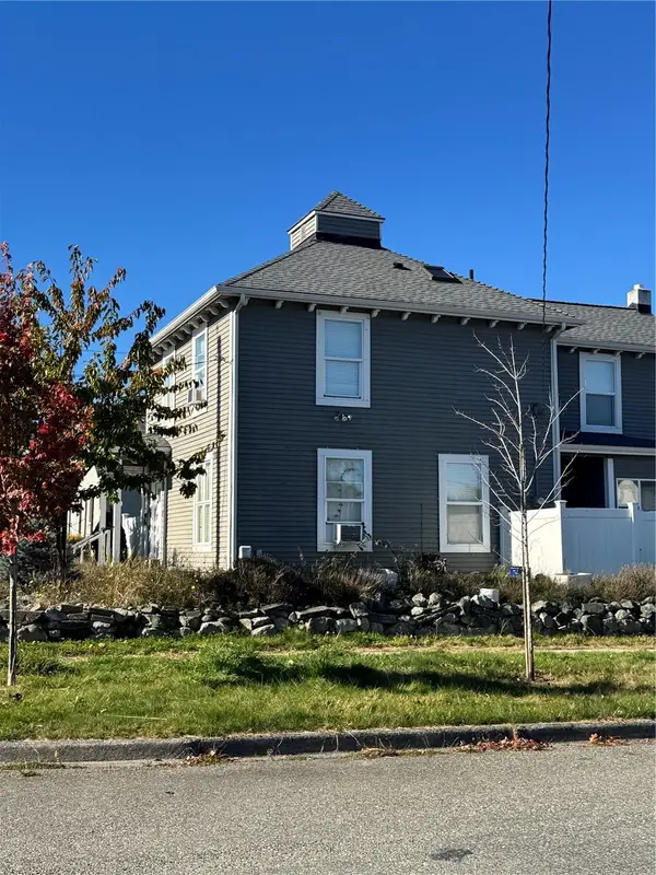1202 5th Street, Anacortes, WA 98221