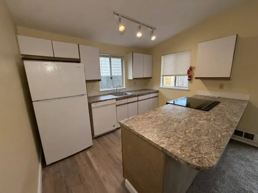1007 S 17th Avenue, Yakima, WA 98902 - #2