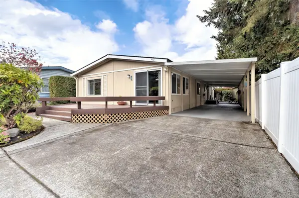 32820 20th Avenue S #76, Federal Way, WA 98003