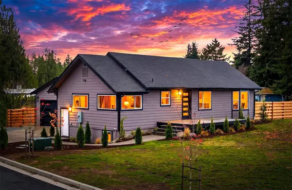 8521 Holly Drive, Everett, WA 98208