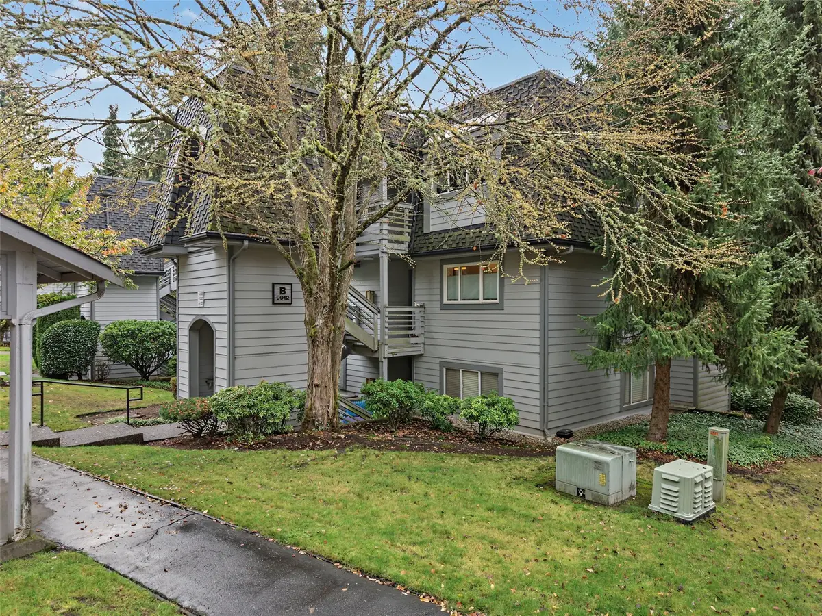 9912 NE 142nd Place #B 302, Kirkland, WA 98034 - #1
