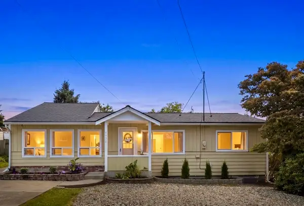 4832 188th Street Sw, Lynnwood, WA 98037