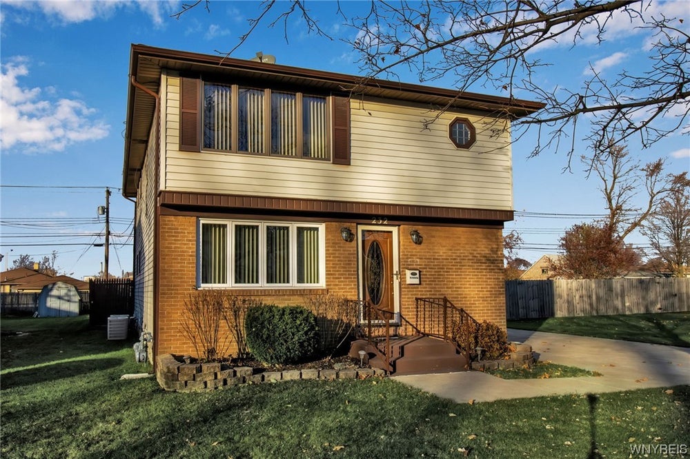 232 Meadowlawn Road, Cheektowaga, NY 14225 BHGRE