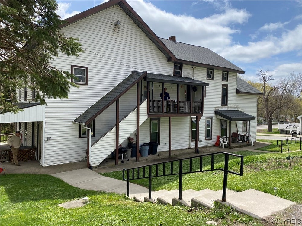 2075 Porterville Rd Road, East Aurora, NY 14052 BHGRE