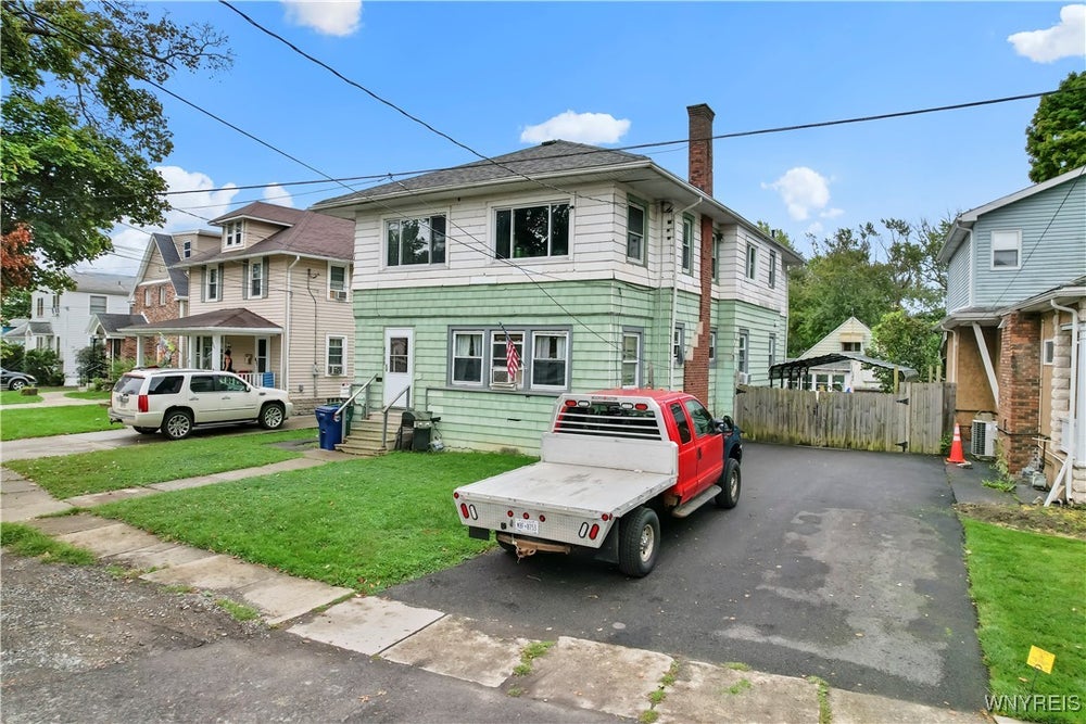 8739 Point Avenue, Niagara Falls, NY 14304 BHGRE