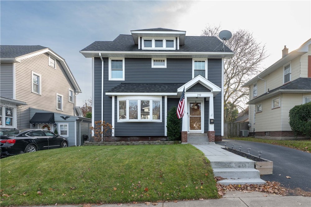 219 Culver Parkway, Rochester, NY 14609 BHGRE
