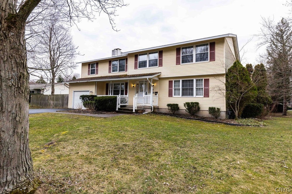 205 Helfer Lane, Minoa, NY 13116 BHGRE