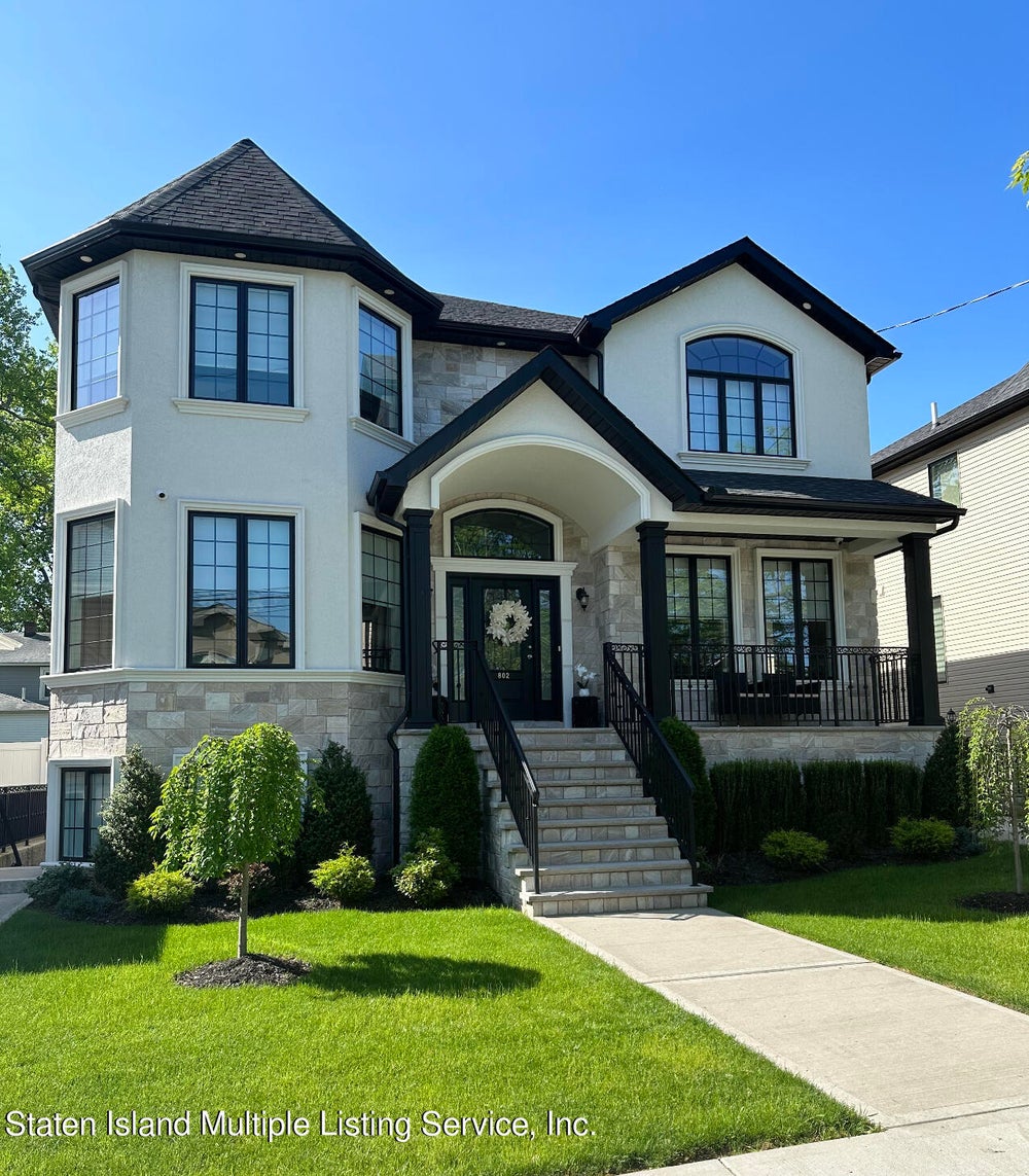 32 Mosely Avenue, Staten Island, NY 10312 BHGRE