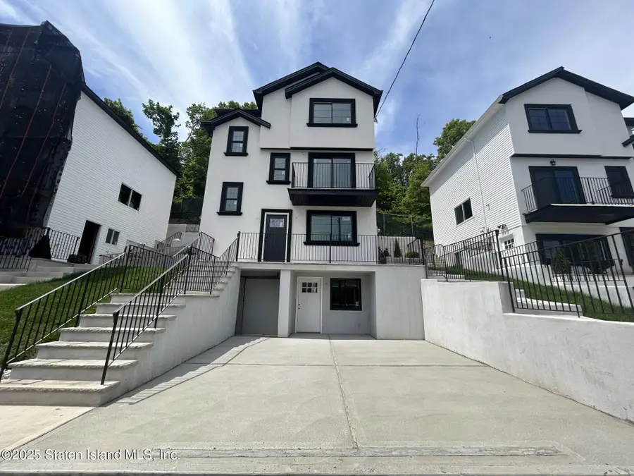 806 Van Duzer Street, Staten Island, NY 10304 - Image #2