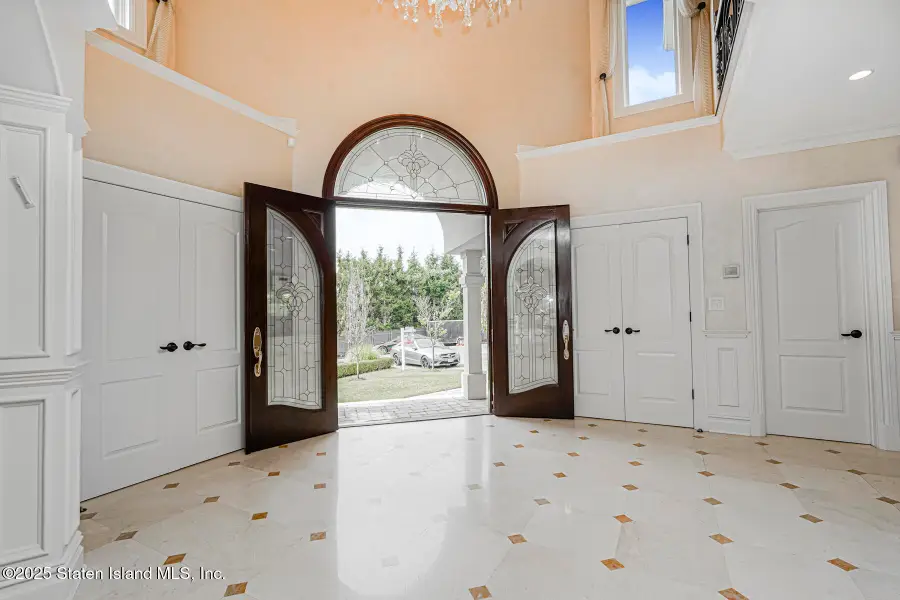 35 Julieann Court, Staten Island, NY 10304 - Image #3