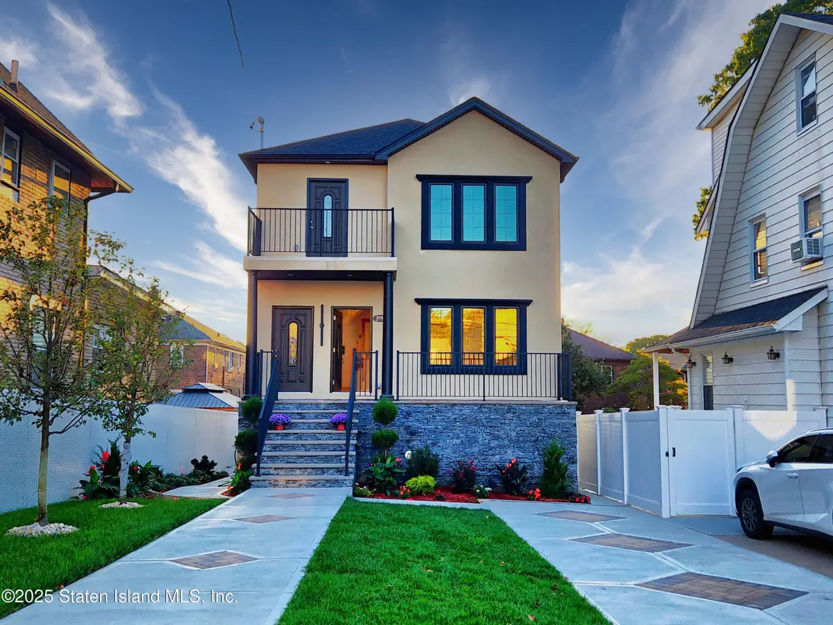 372 Sharon Avenue, Staten Island, NY 10301 - Image #1