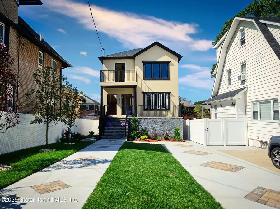 372 Sharon Avenue, Staten Island, NY 10301 - Image #2