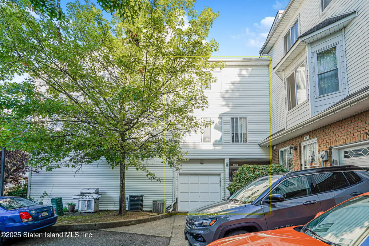 34 Jamie Ln Lane, Staten Island, NY 10312 - Image #1