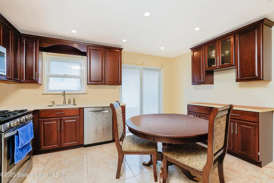 517 Buel Avenue, Staten Island, NY 10305 - Image #2