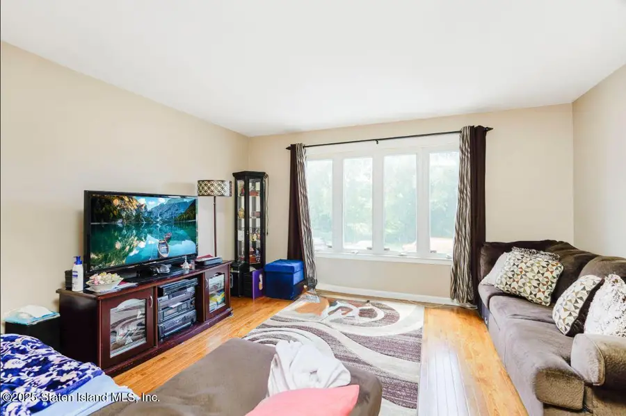 517 Buel Avenue, Staten Island, NY 10305 - Image #3
