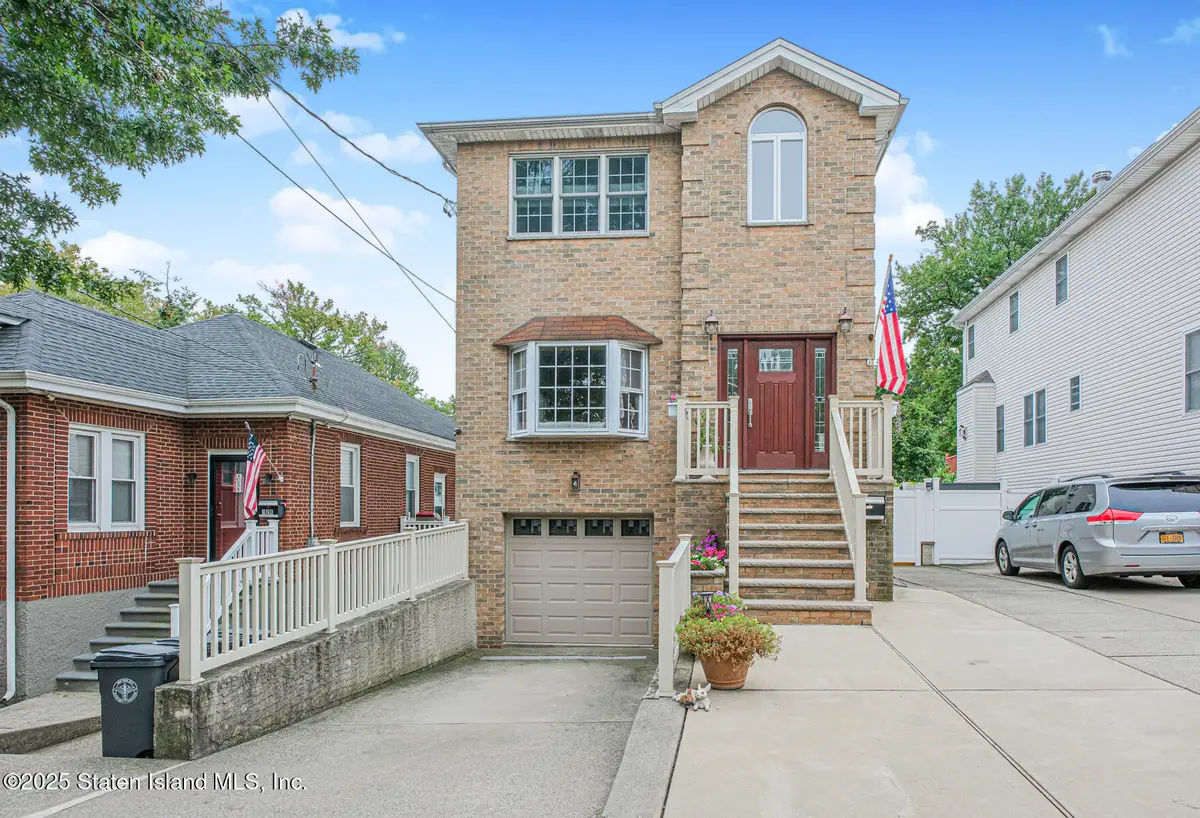 122 Guyon Avenue, Staten Island, NY 10306 - Image #1