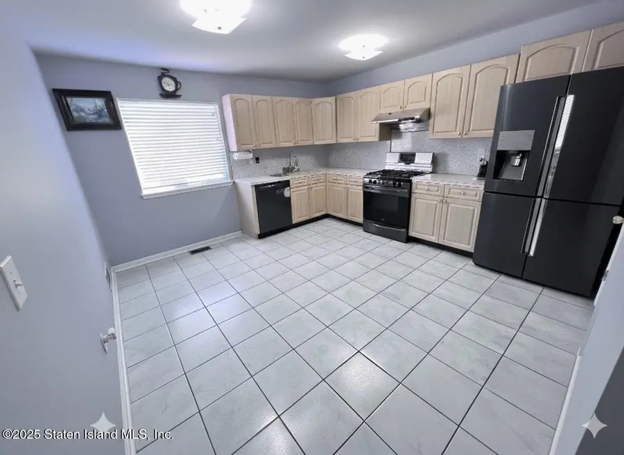 12 Reid Avenue, Staten Island, NY 10305 - Image #3