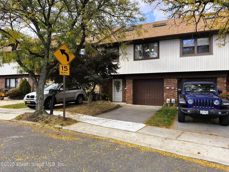 280 Rolling Hill Green, Staten Island, NY 10312 - Image #2