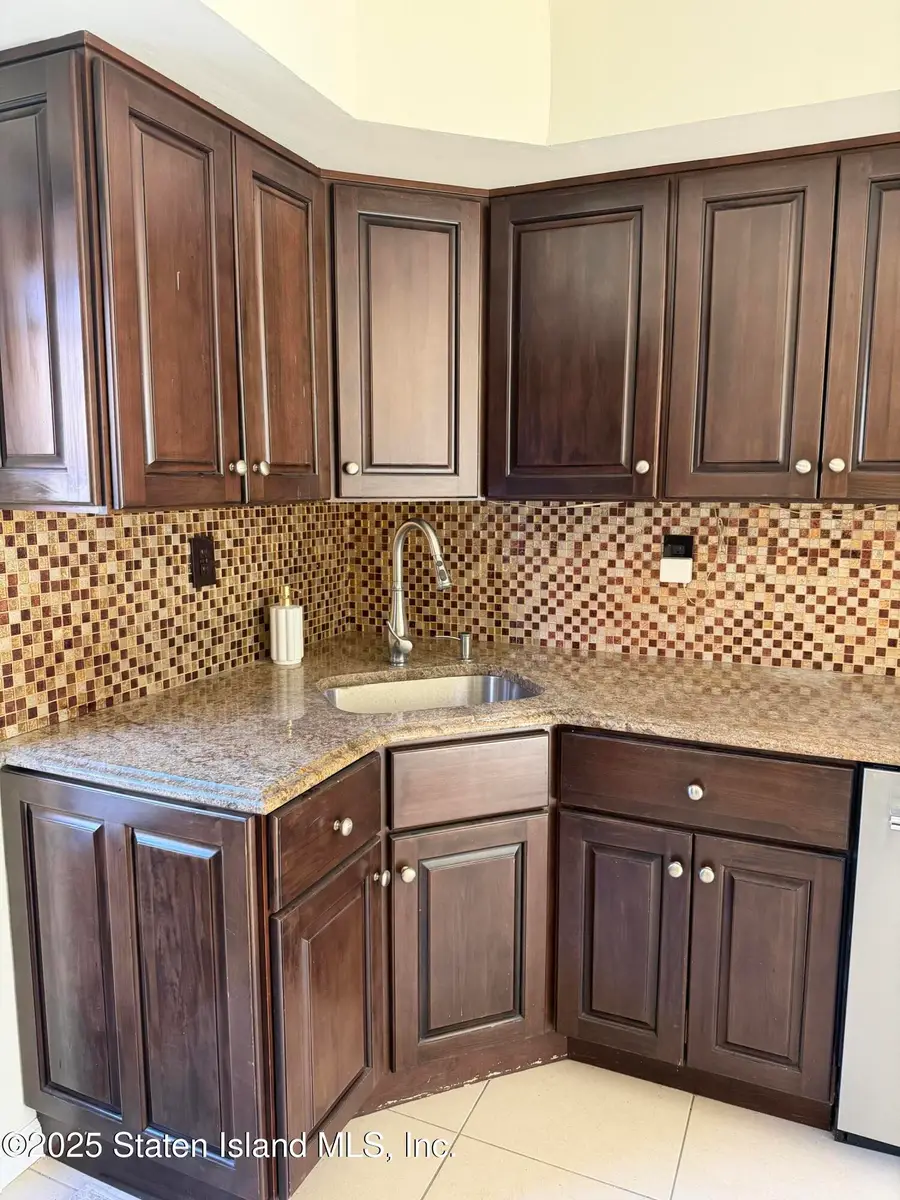 39 Raily Court, Staten Island, NY 10312 - Image #3