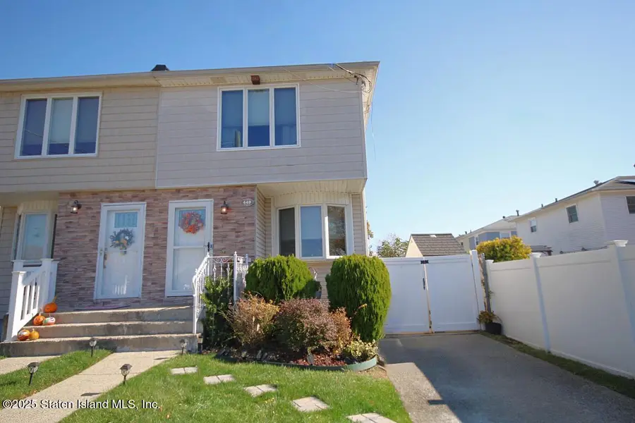 449 Pompey Avenue, Staten Island, NY 10312 - Image #2