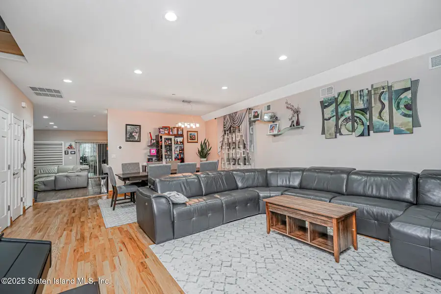 82 Delaware Avenue, Staten Island, NY 10304 - Image #3