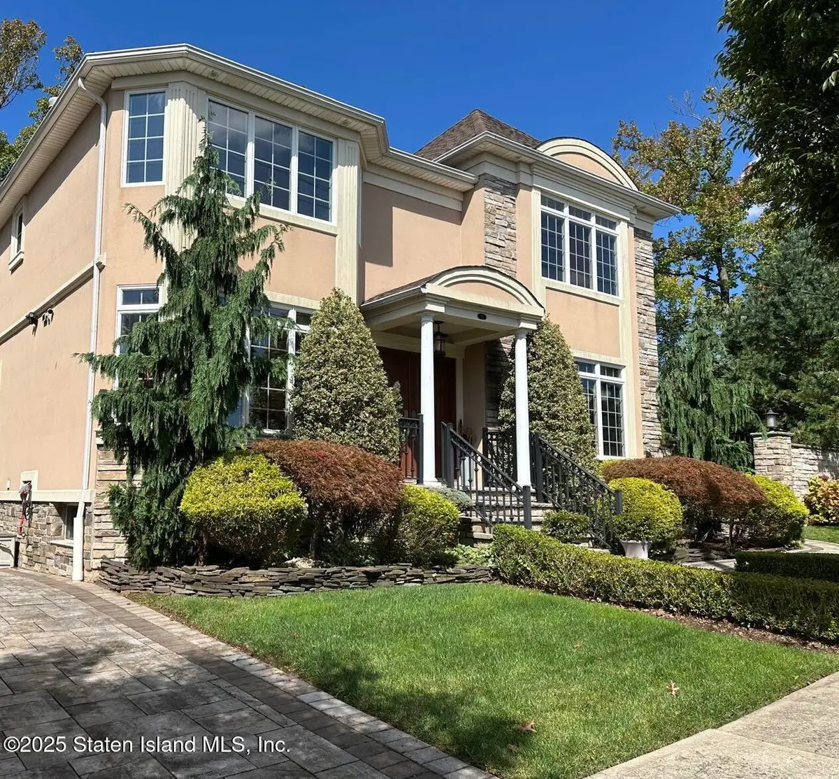 11 St Edward Lane, Staten Island, NY 10309 - Image #1