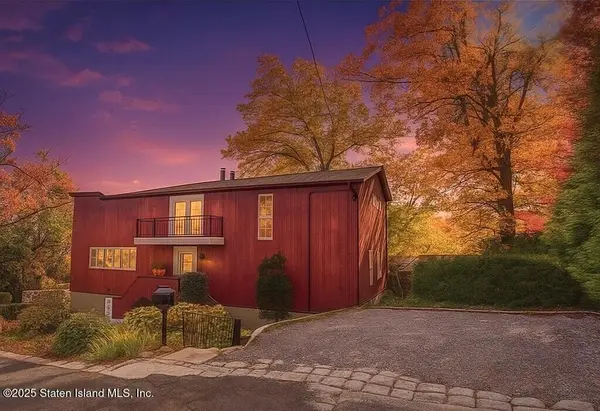 20 Signal Hill Road, Staten Island, NY 10301