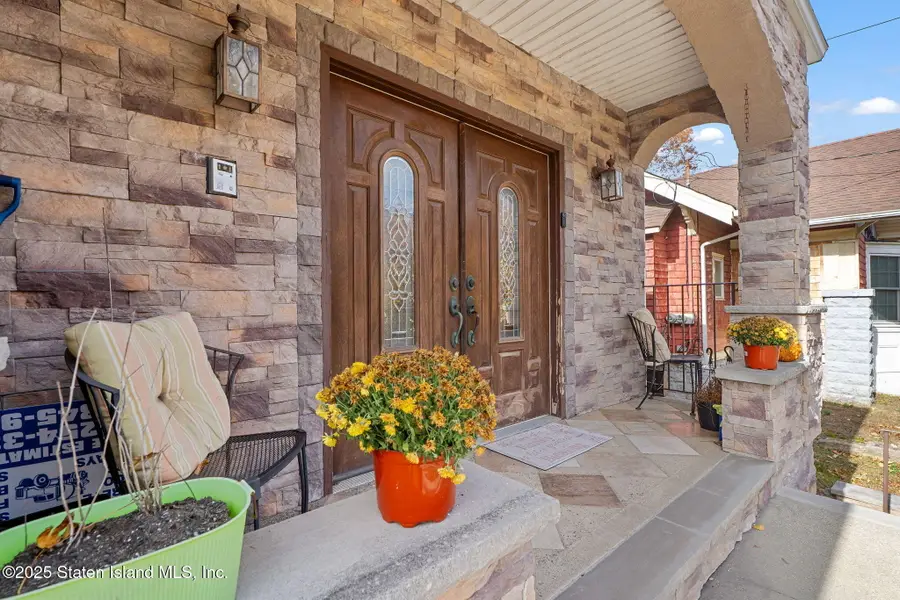 386 Page Avenue, Staten Island, NY 10307 - Image #3