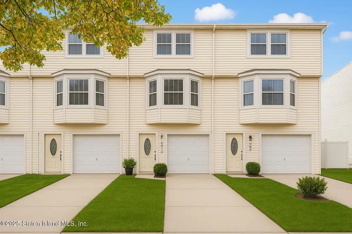 558 Dongan Hills Avenue, Staten Island, NY 10305 - Image #1