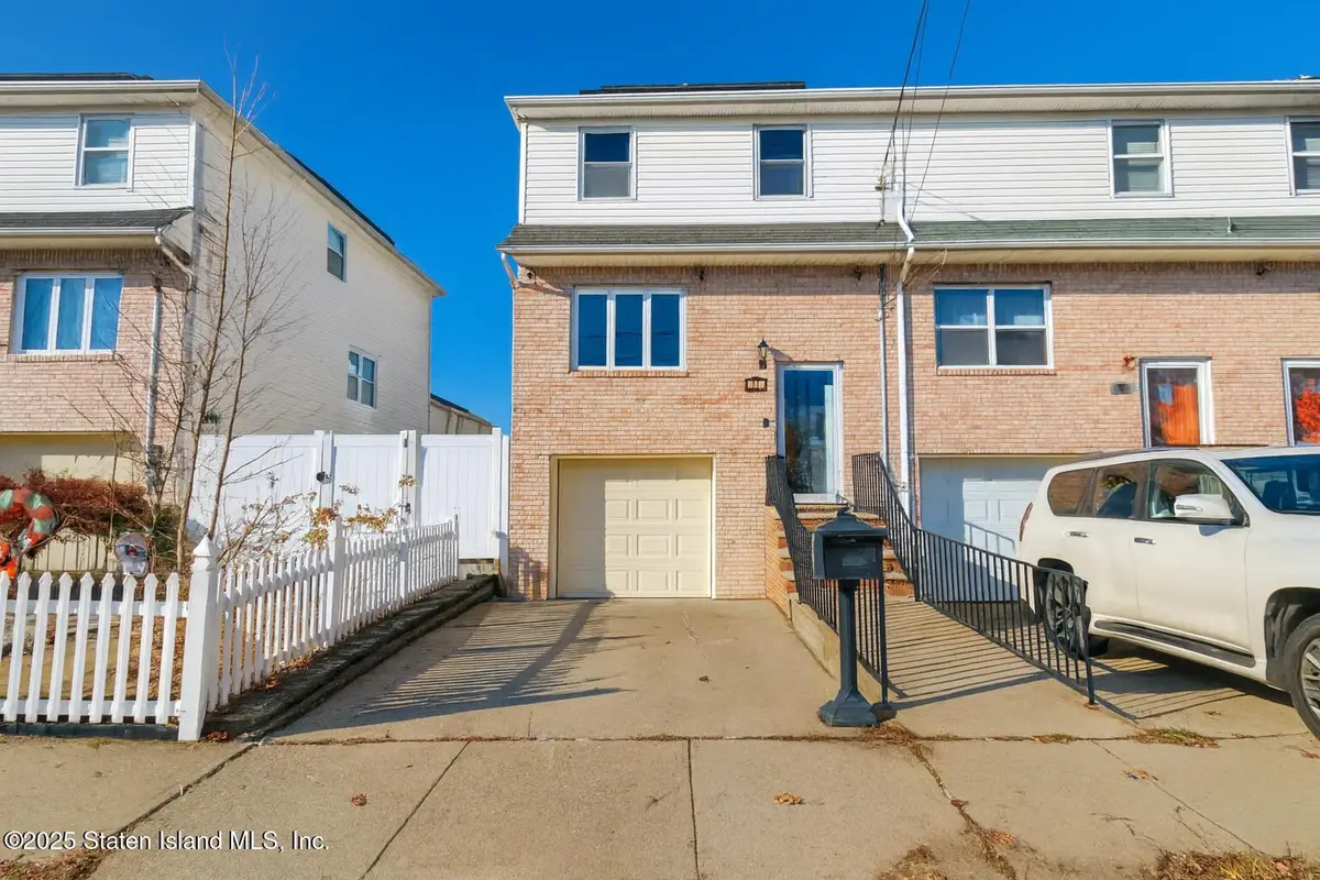 30 Diaz Place, Staten Island, NY 10306 - Image #1