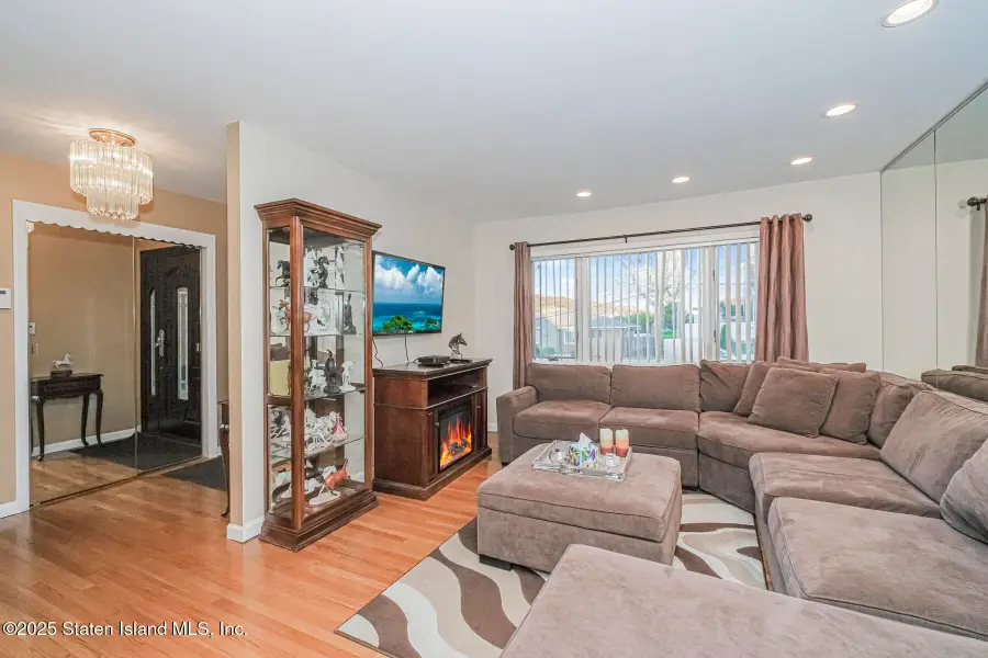 41 Witteman Place, Staten Island, NY 10301 - Image #3