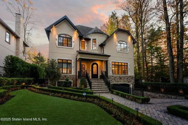 312 London Road, Staten Island, NY 10306