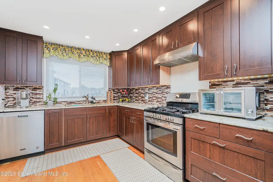 39 Simmons Loop, Staten Island, NY 10314 - Image #3