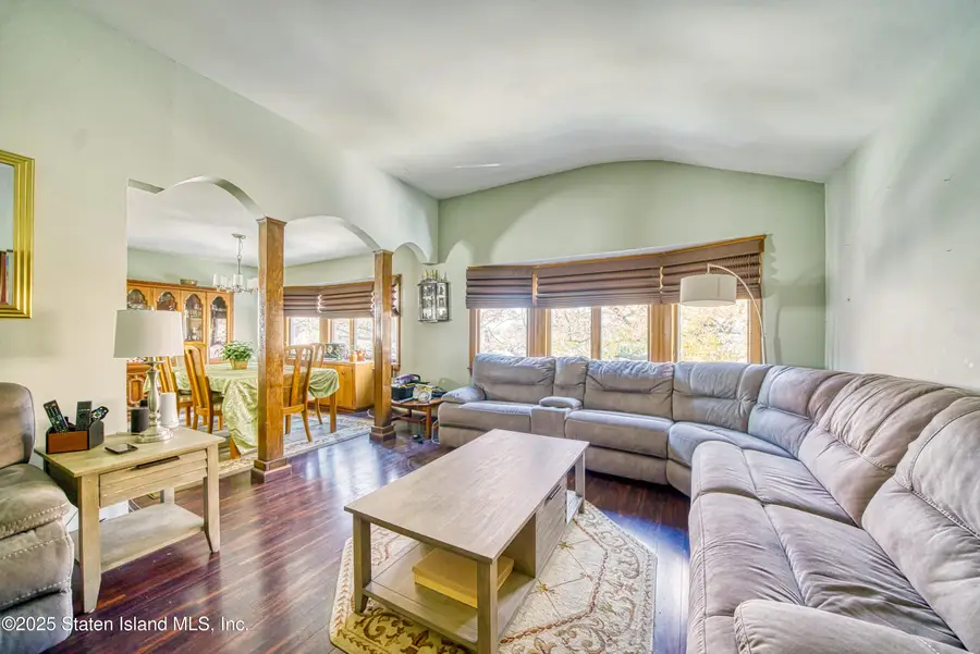 379 Woolley Avenue, Staten Island, NY 10314 - Image #3