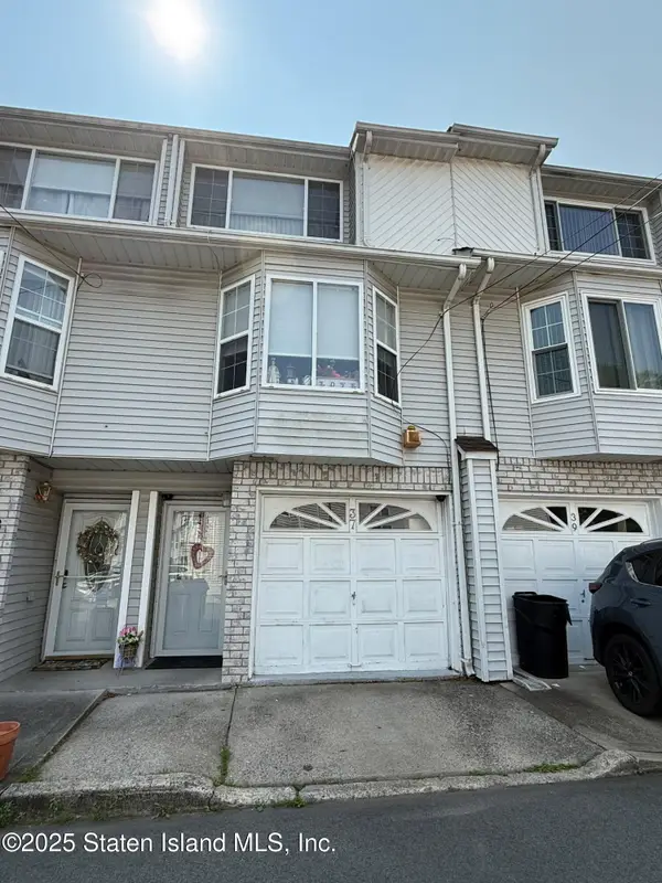 37 Linda Lane, Staten Island, NY 10312