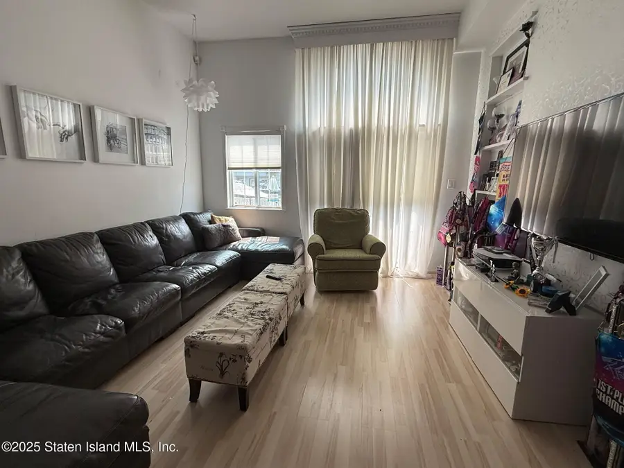 37 Linda Lane, Staten Island, NY 10312 - Image #2