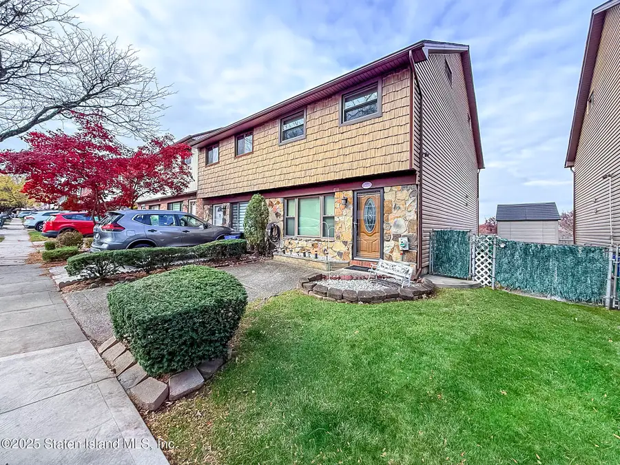 340 Rolling Hill Green, Staten Island, NY 10312 - Image #2