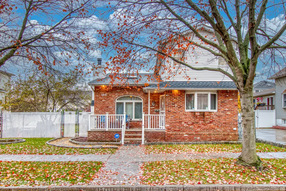 382 Manhattan Street, Staten Island, NY 10307 - Image #1