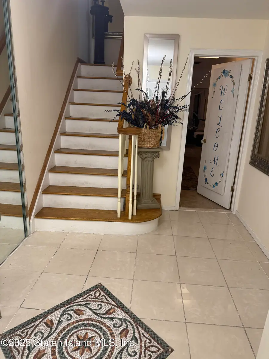 22 Admiralty Loop, Staten Island, NY 10309 - Image #3